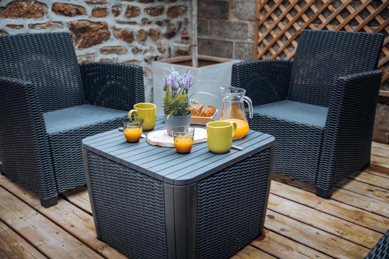 Superbe Appartement Avec Terrasse Au Calme Ernée Exterior foto